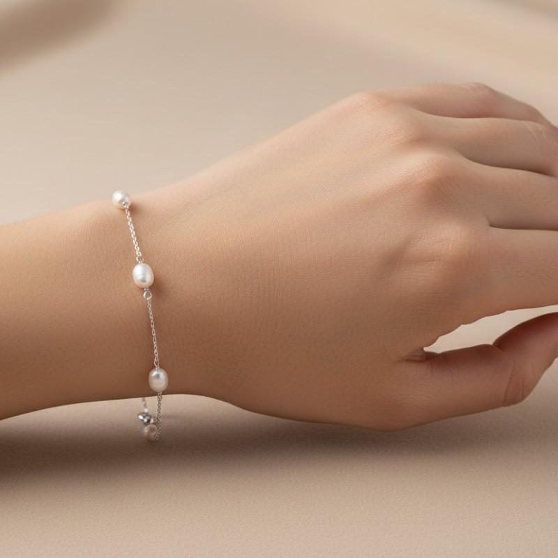 Delicate Pearl Bracelet
