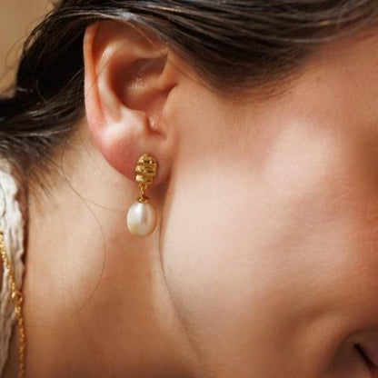 Crinkle Studs